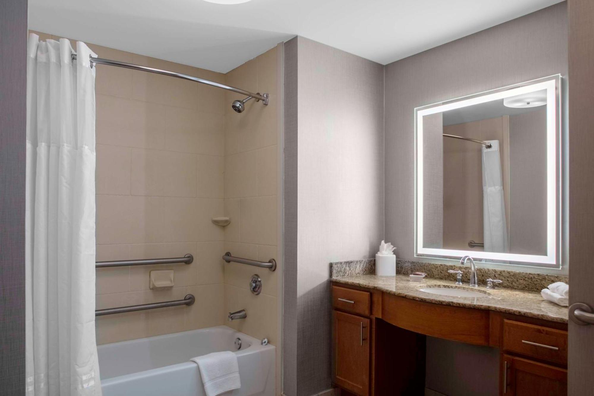 Homewood Suites By Hilton St. Louis - Galleria Richmond Heights Exterior photo